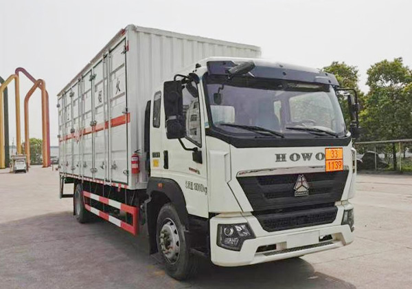 易燃液體廂式運(yùn)輸車